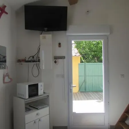 Location Paisible Entre Et Collines - Les Mimosas شقة بورم لي ميموزا